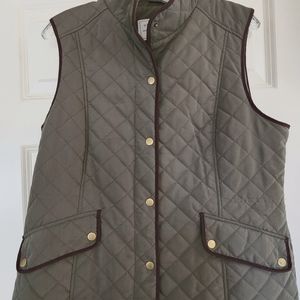 G.H.BASS Quilted Vest. Sage/brown trim. Snap closure.